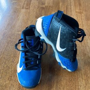 Nike FASTFLEX baseball cleats boy size 13